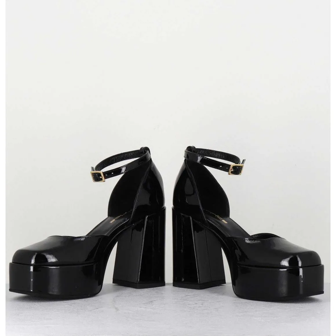 Babies A Plateforme En Cuir Vernis Noir - Square Nero