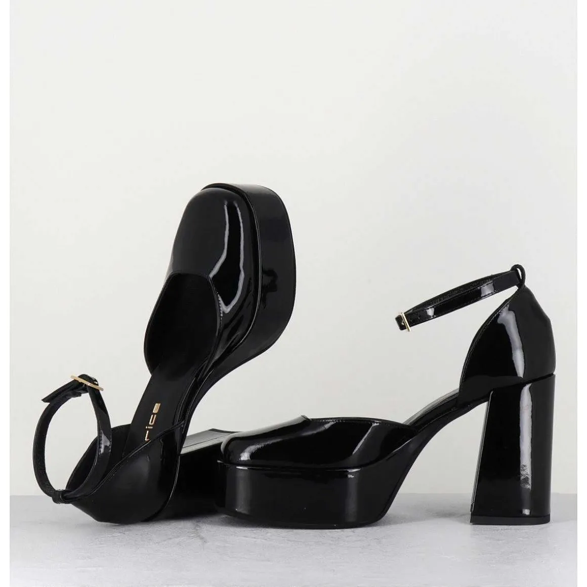 Babies A Plateforme En Cuir Vernis Noir - Square Nero