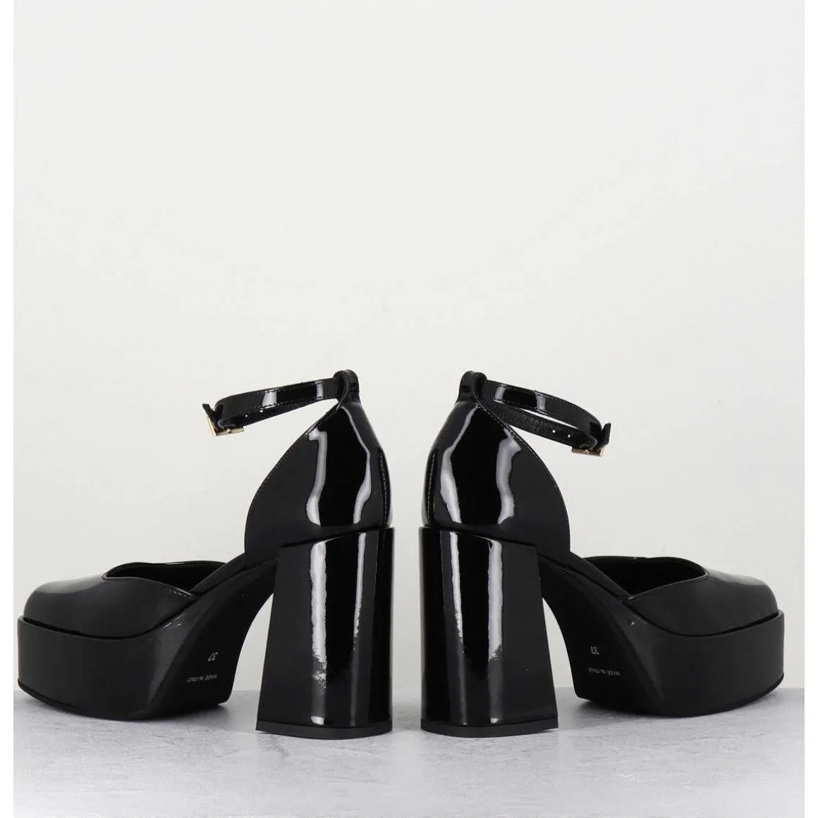 Babies A Plateforme En Cuir Vernis Noir - Square Nero