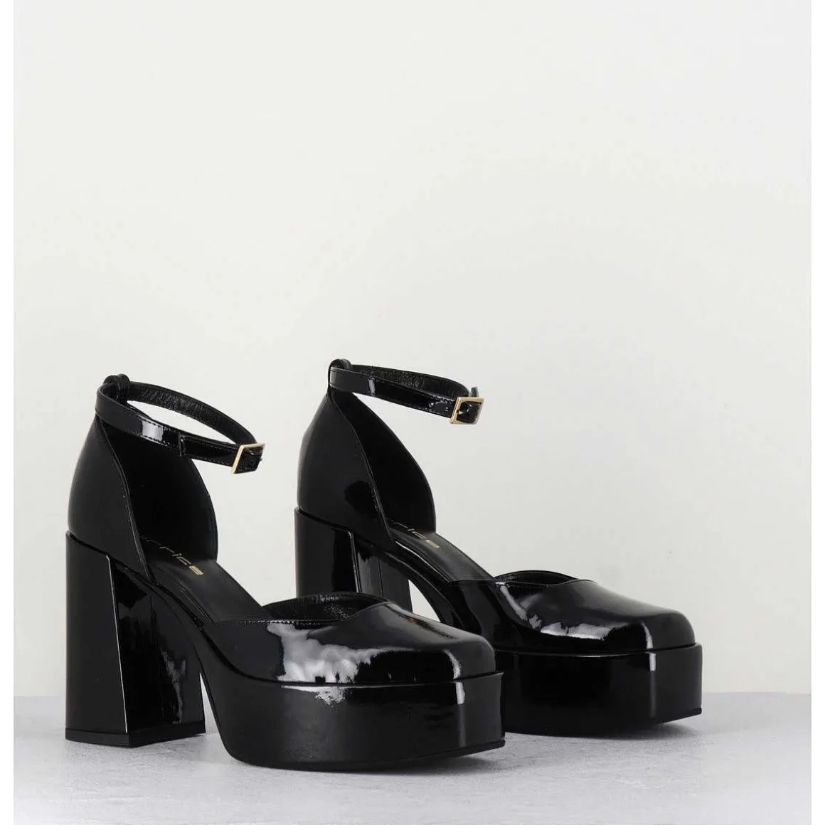 Babies A Plateforme En Cuir Vernis Noir - Square Nero