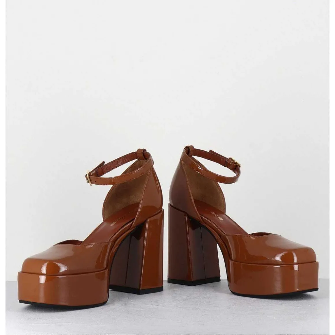 Babies A Plateforme En Cuir Vernis Caramel - Square Cuoio