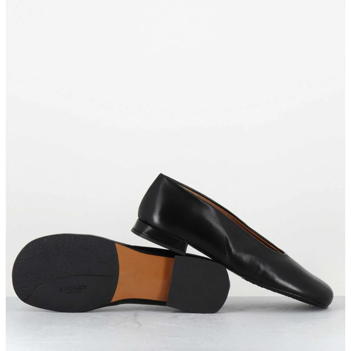 Ballerines Minimalistes En Cuir Souple Noir - Paola Black Nappa