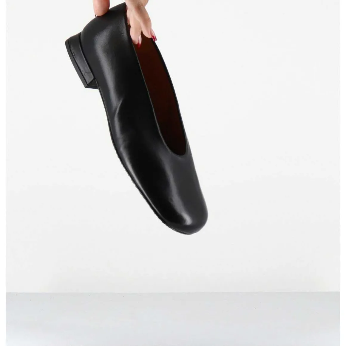 Ballerines Minimalistes En Cuir Souple Noir - Paola Black Nappa