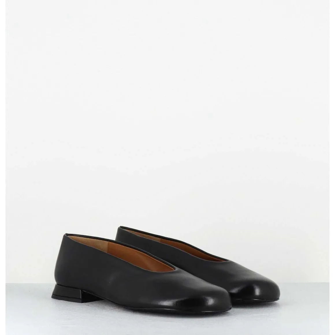 Ballerines Minimalistes En Cuir Souple Noir - Paola Black Nappa