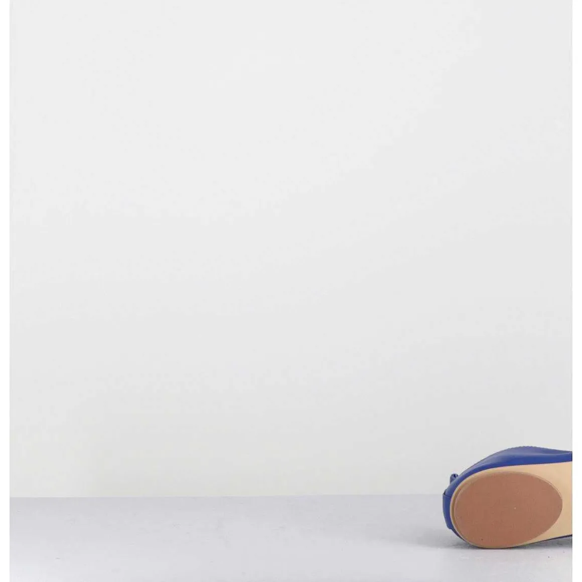 Ballerines Minimalistes En Cuir Souple Bleu - Lester Cherie Blue