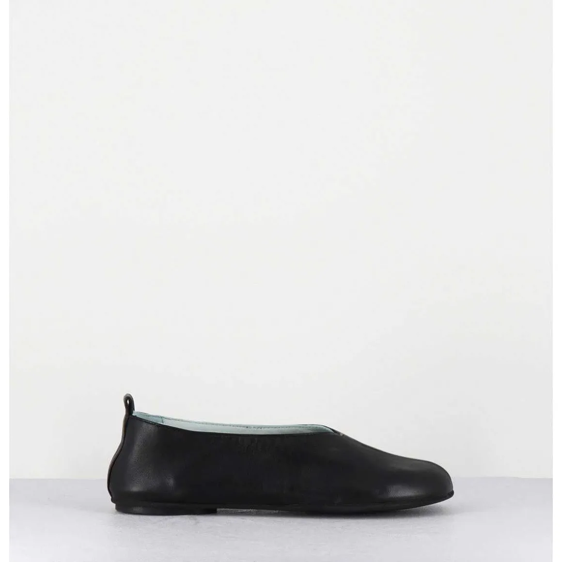 Ballerines Minimalistes En Cuir Souple Noir - Lester Cherie Nero