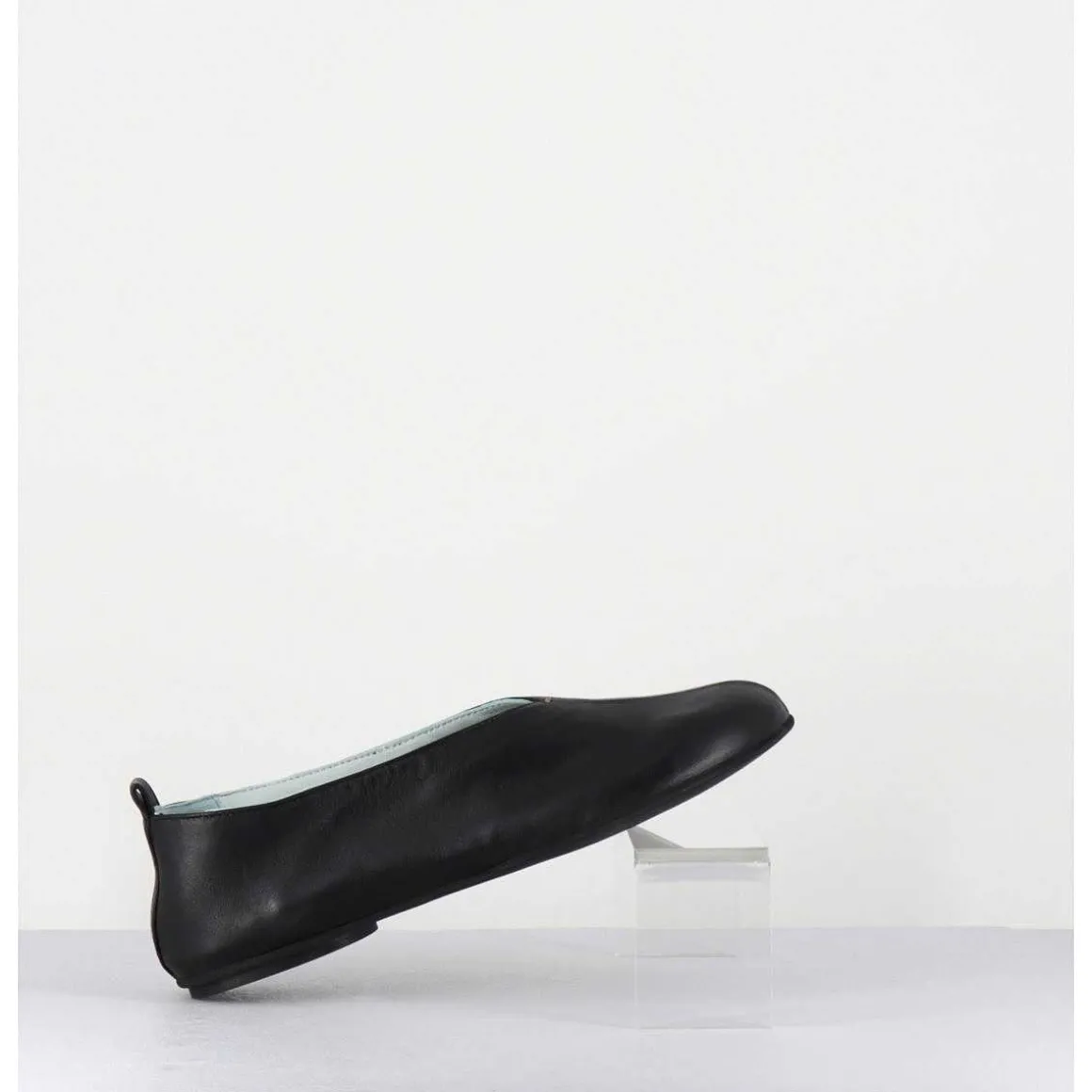 Ballerines Minimalistes En Cuir Souple Noir - Lester Cherie Nero