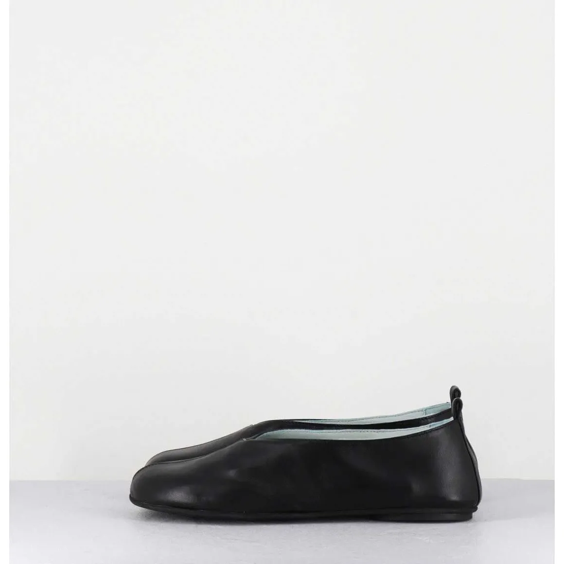 Ballerines Minimalistes En Cuir Souple Noir - Lester Cherie Nero