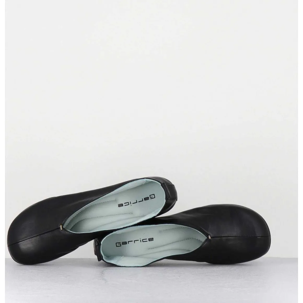 Ballerines Minimalistes En Cuir Souple Noir - Lester Cherie Nero