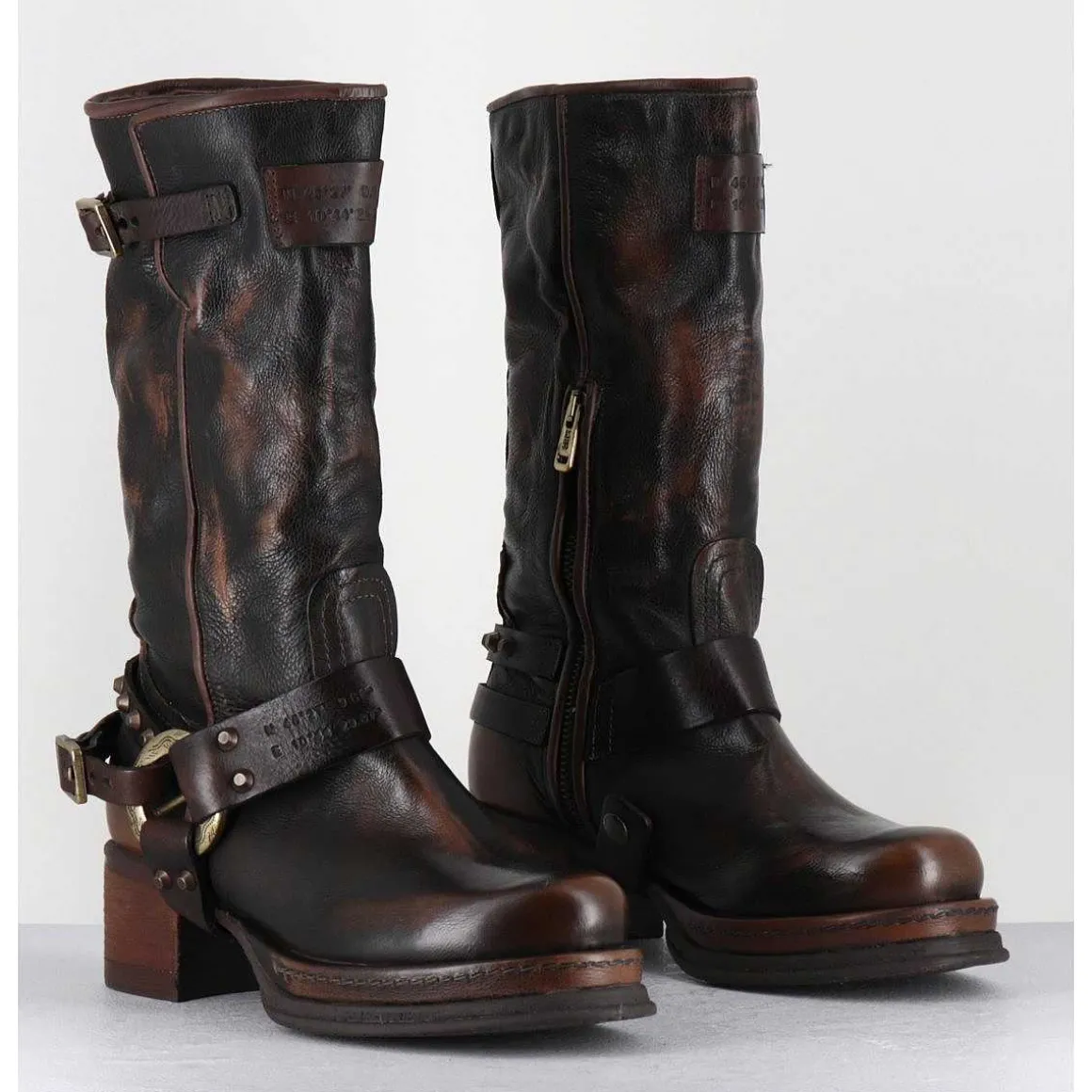 Bikers A Ceinturon En Cuir Vieilli Marron - Velvet Tiger