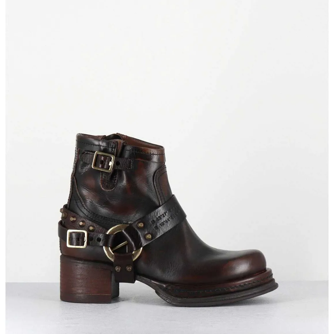 Bikers Courtes A Ceinturon En Cuir Vieilli Marron - Ground Tiger
