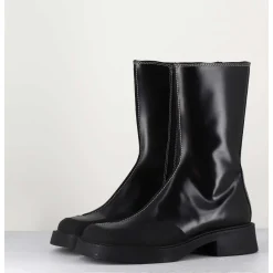 Boots A Bout Carre Large En Cuir Noir Lisse - Tora Black Boots