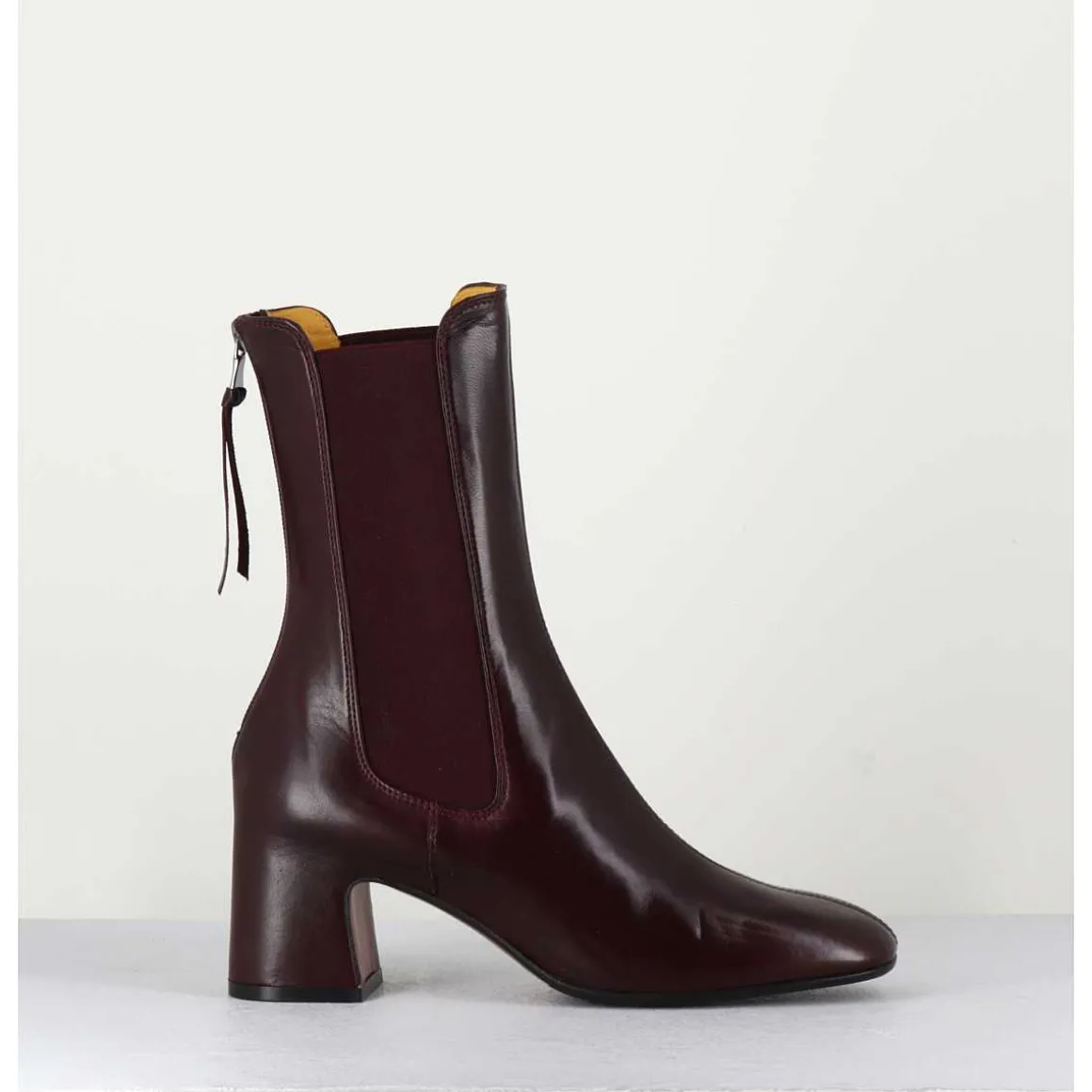 Boots A Elastiques En Cuir Souple Bordeaux - P900 Rubino