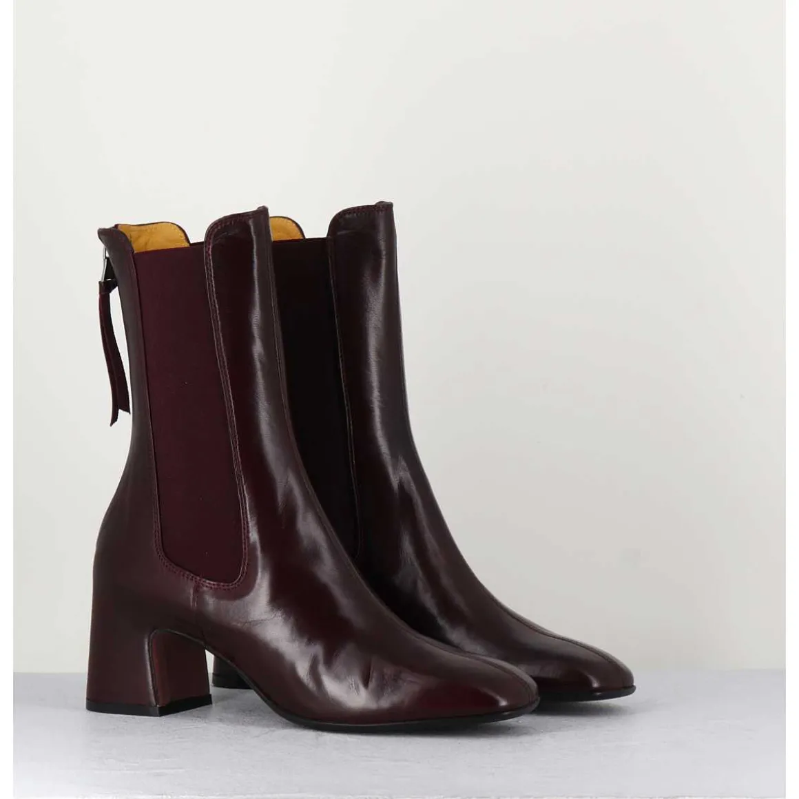 Boots A Elastiques En Cuir Souple Bordeaux - P900 Rubino