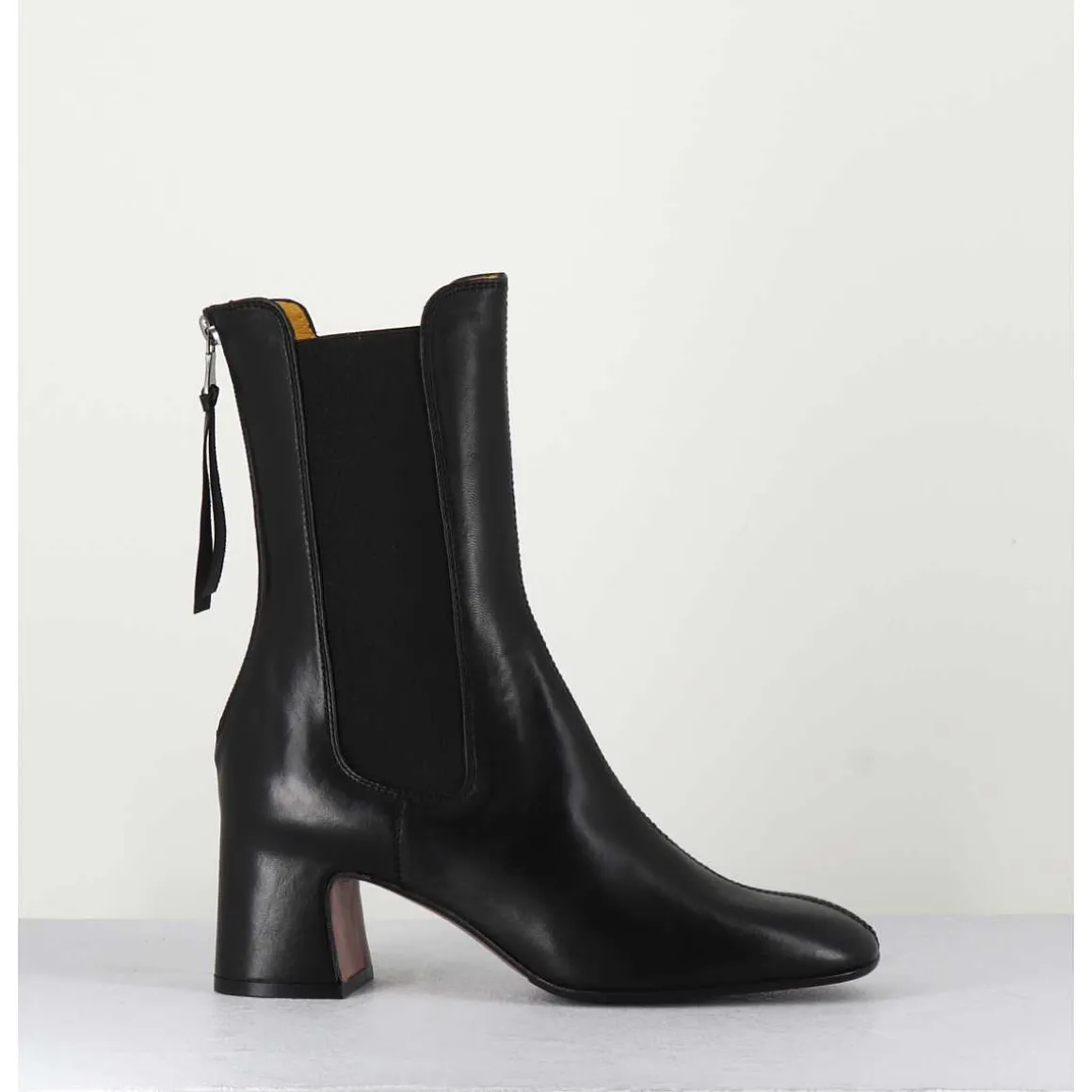Boots A Elastiques En Cuir Souple Noir - P900 Nero
