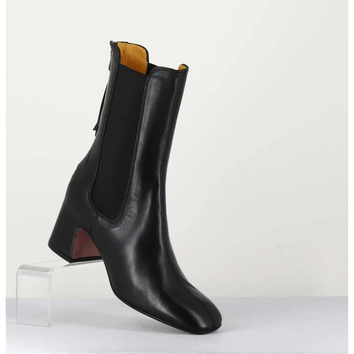 Boots A Elastiques En Cuir Souple Noir - P900 Nero