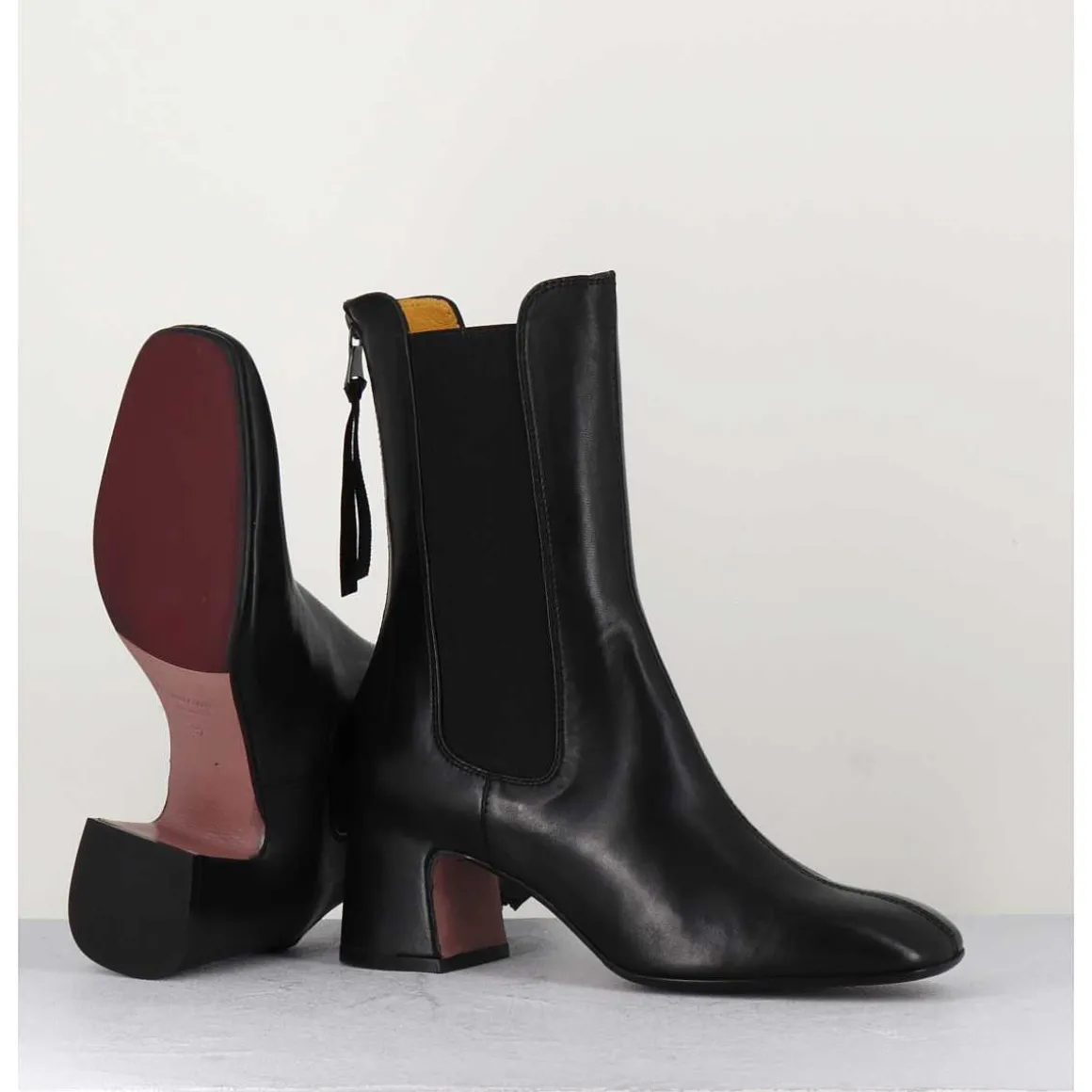 Boots A Elastiques En Cuir Souple Noir - P900 Nero