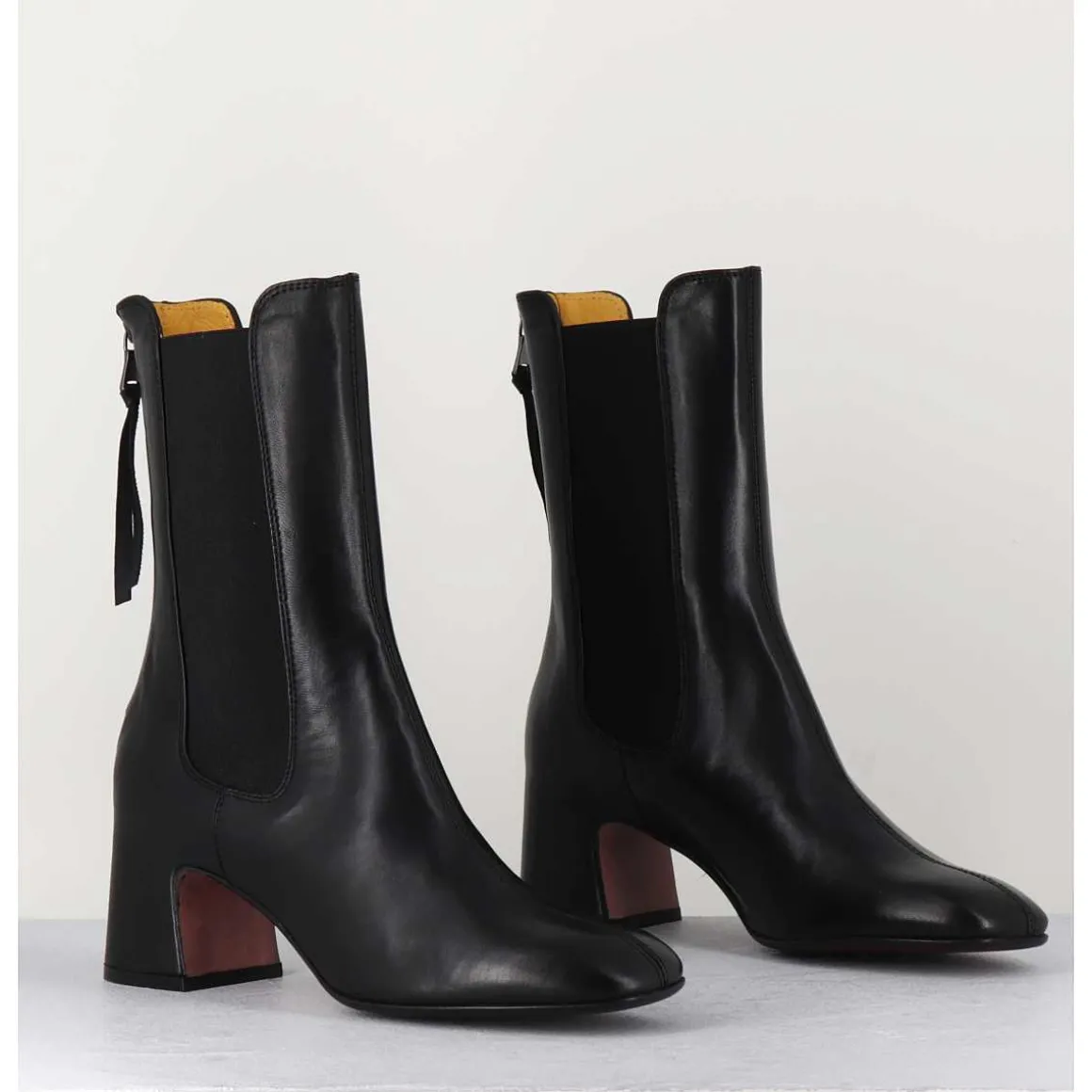 Boots A Elastiques En Cuir Souple Noir - P900 Nero