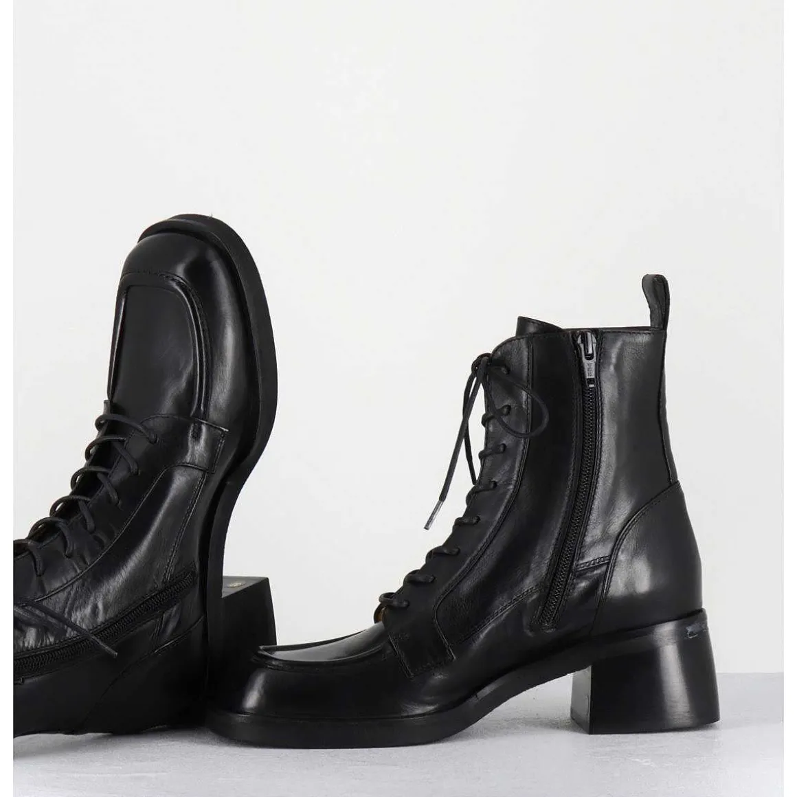 Boots A Lacets En Cuir Souple Noir - W232693 Guanto Nero