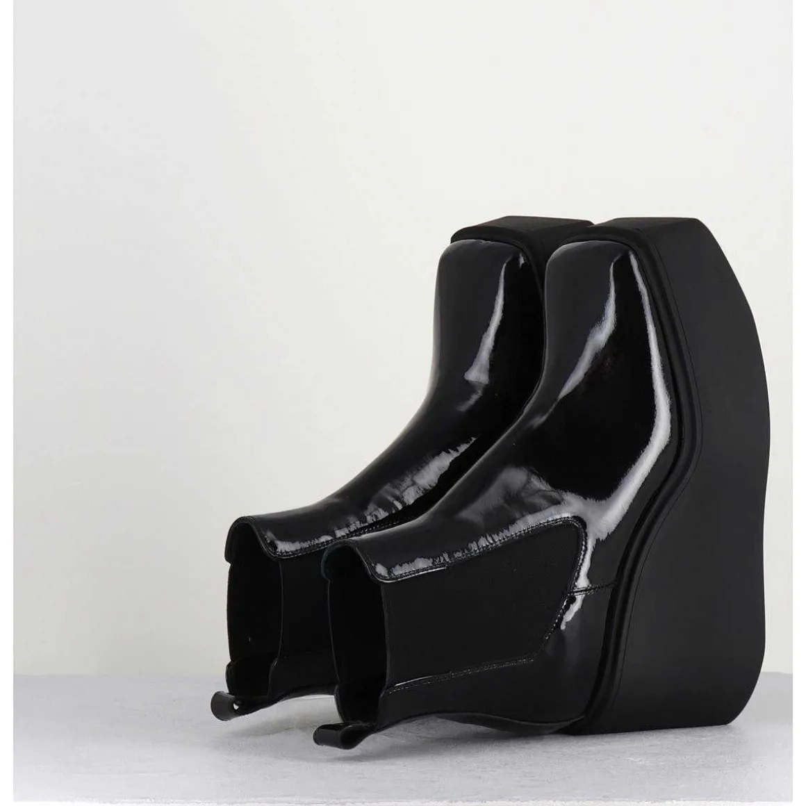 Boots A Plateforme Bout Carre En Cuir Vernis Noir - Lea Nero