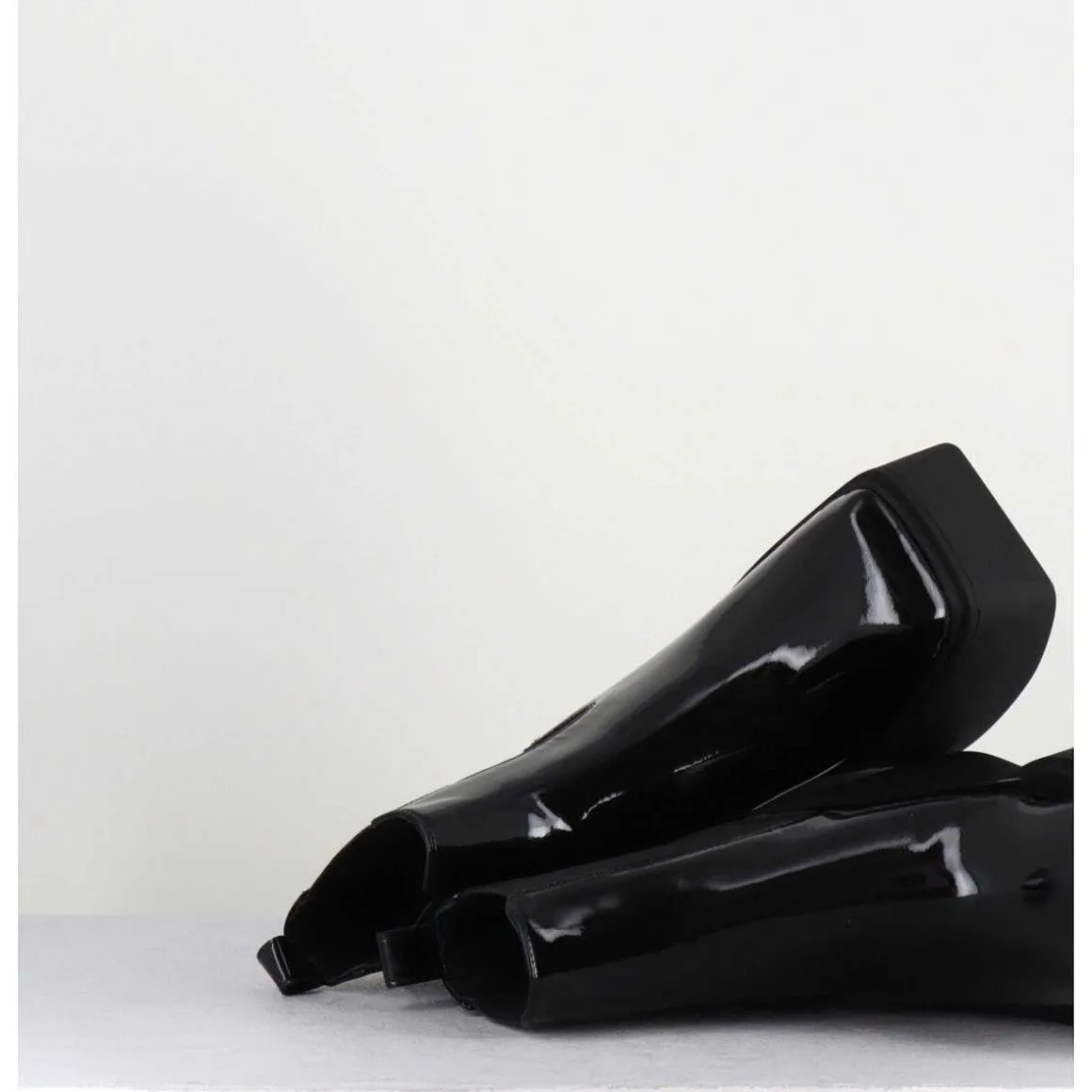 Boots A Plateforme Bout Carre En Cuir Vernis Noir - Lea Nero