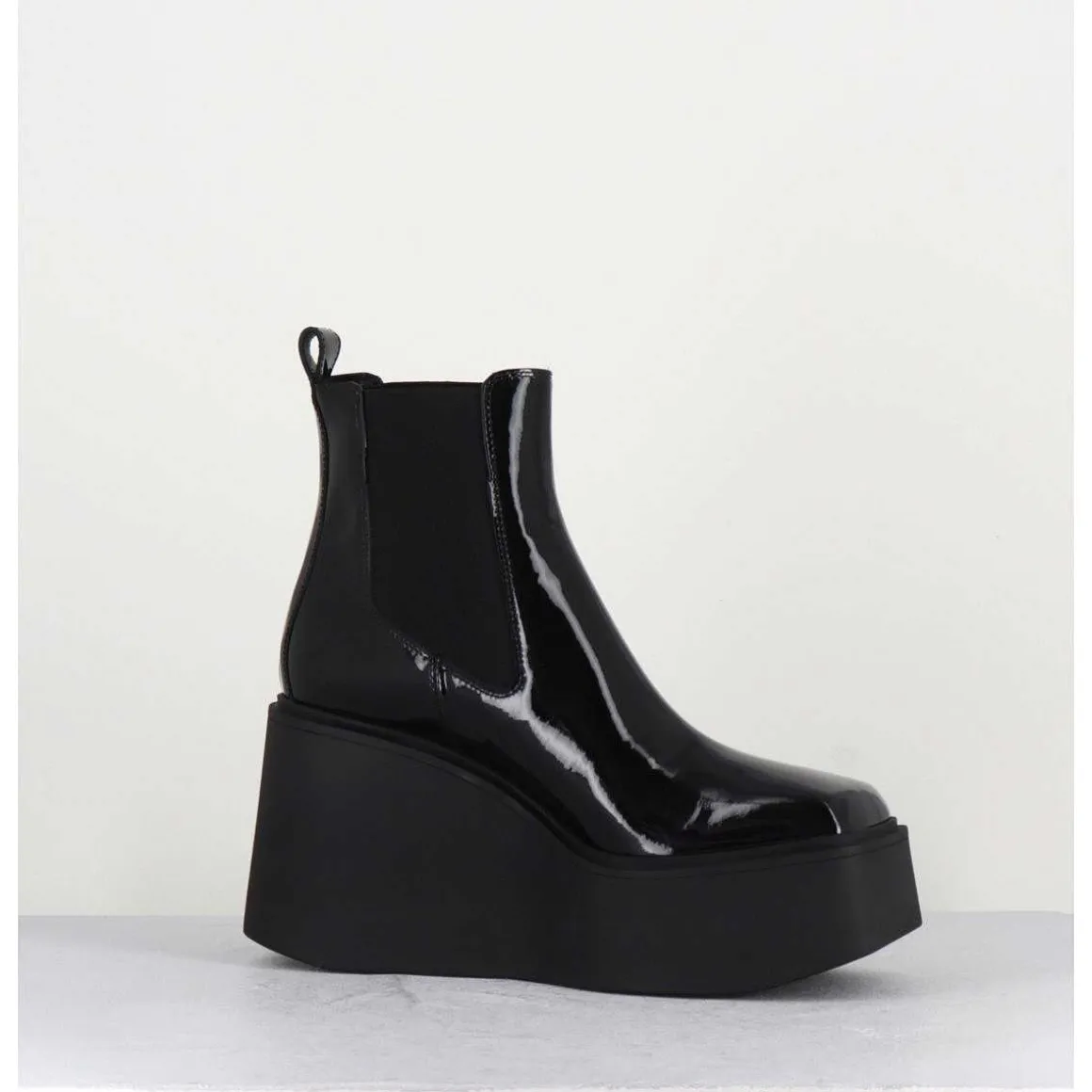 Boots A Plateforme Bout Carre En Cuir Vernis Noir - Lea Nero