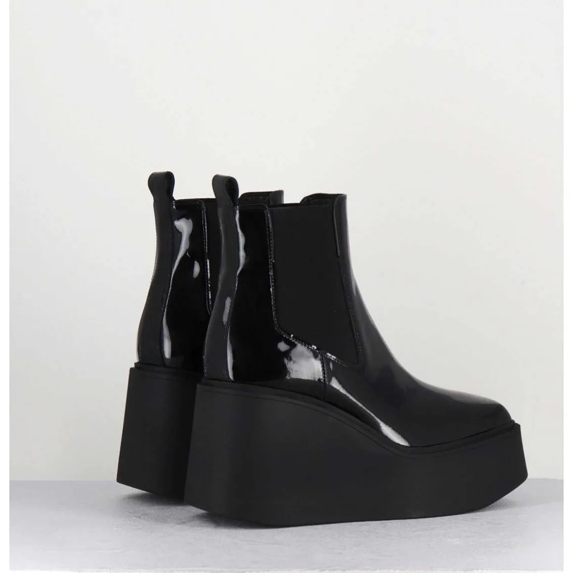 Boots A Plateforme Bout Carre En Cuir Vernis Noir - Lea Nero