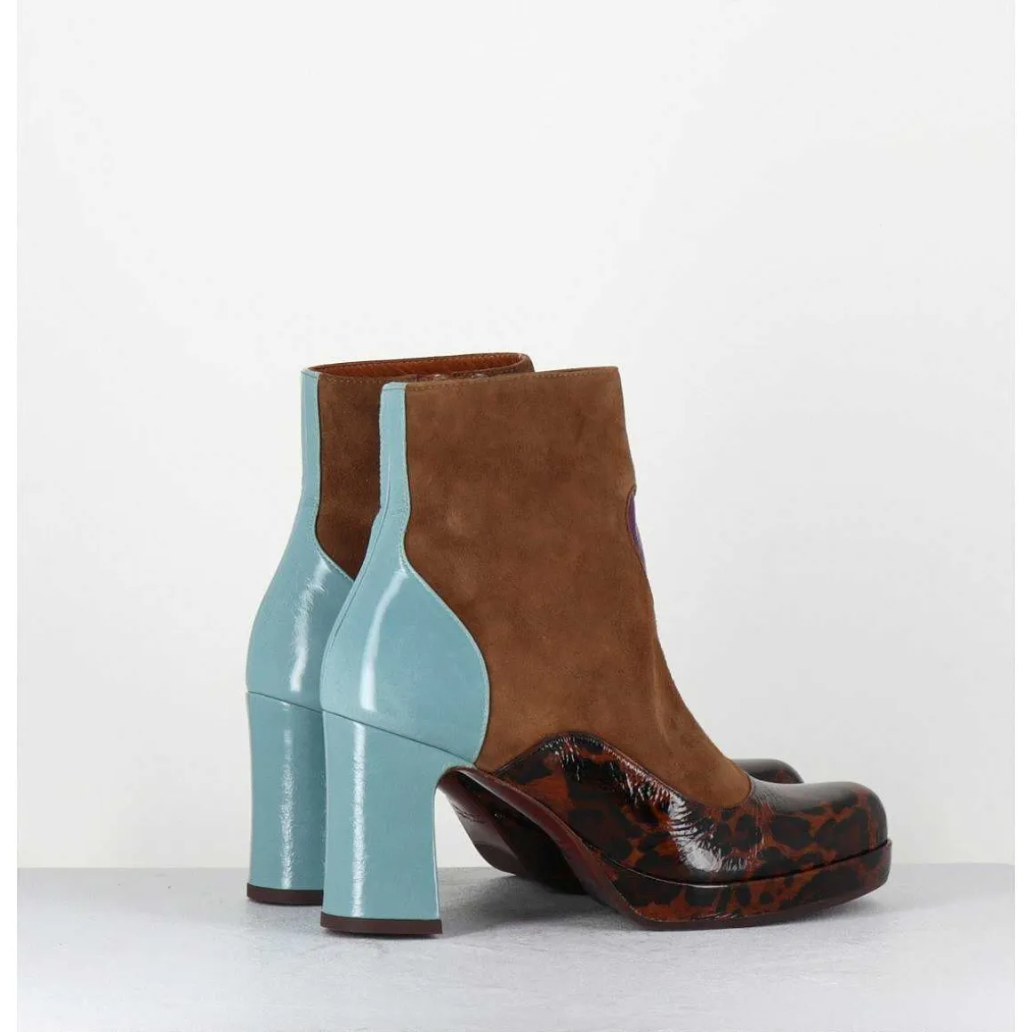 Boots A Talon En Daim Camel & Coeur Violet - Danlov Fiat Castano