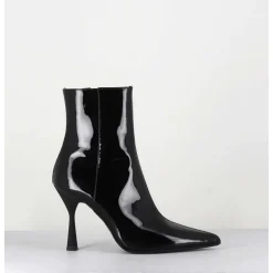 Boots Bout Pointu En Cuir Vernis Noir - Dea Shiny
