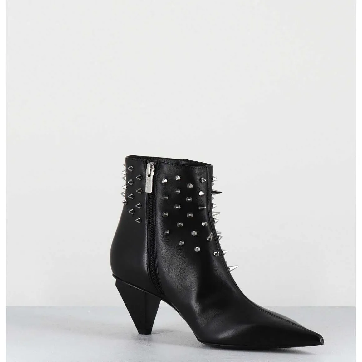 Boots Bout Pointu En Cuir Noir A Clous - Knife Studs Nero