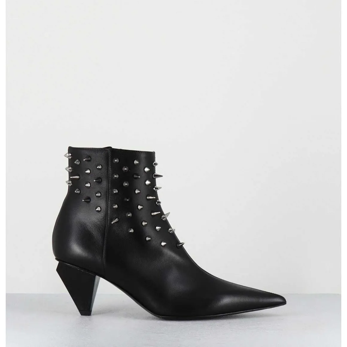 Boots Bout Pointu En Cuir Noir A Clous - Knife Studs Nero