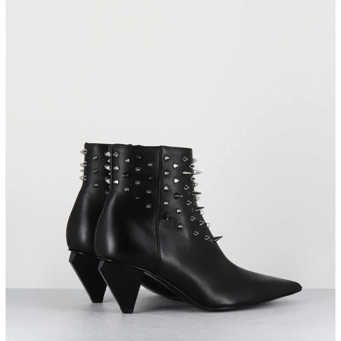 Boots Bout Pointu En Cuir Noir A Clous - Knife Studs Nero