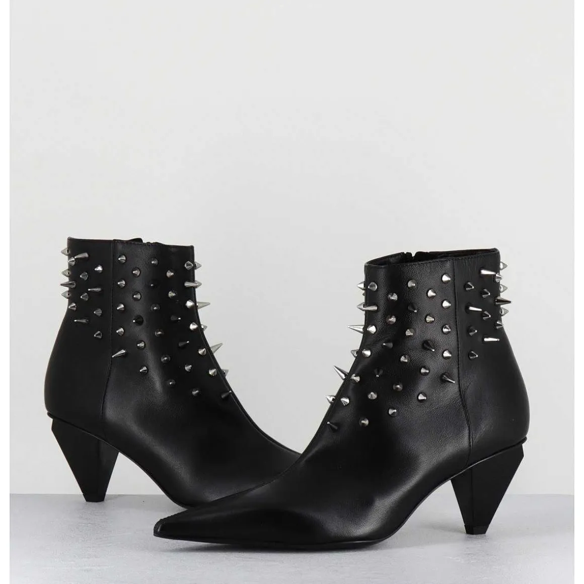 Boots Bout Pointu En Cuir Noir A Clous - Knife Studs Nero