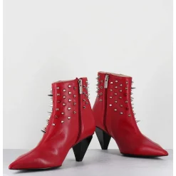 Boots Bout Pointu En Cuir Rouge A Clous - Knife Studs Cerise