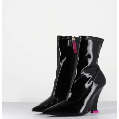 Boots Bout Pointu Vernis Noir Talon Compense Y2K - Marla Fluid Black
