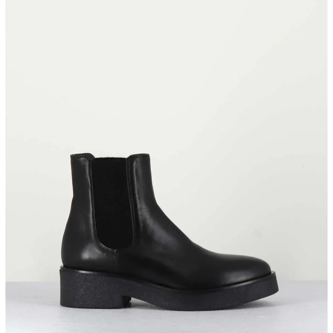 Boots Chelsea En Cuir Naplak Noir - Perla Nero