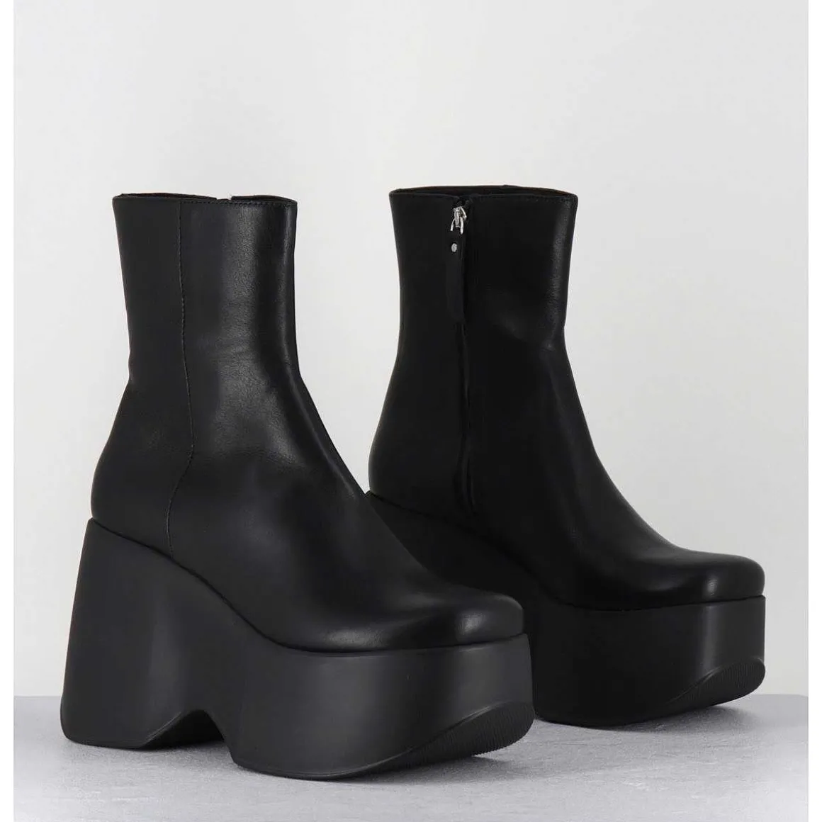 Boots Compensees Legeres En Cuir Noir - 1D7564D Island Black