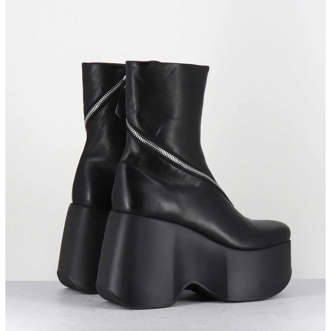 Boots Compenses En Cuir Noir Zip Asymetrique - 1D7562 Island Black