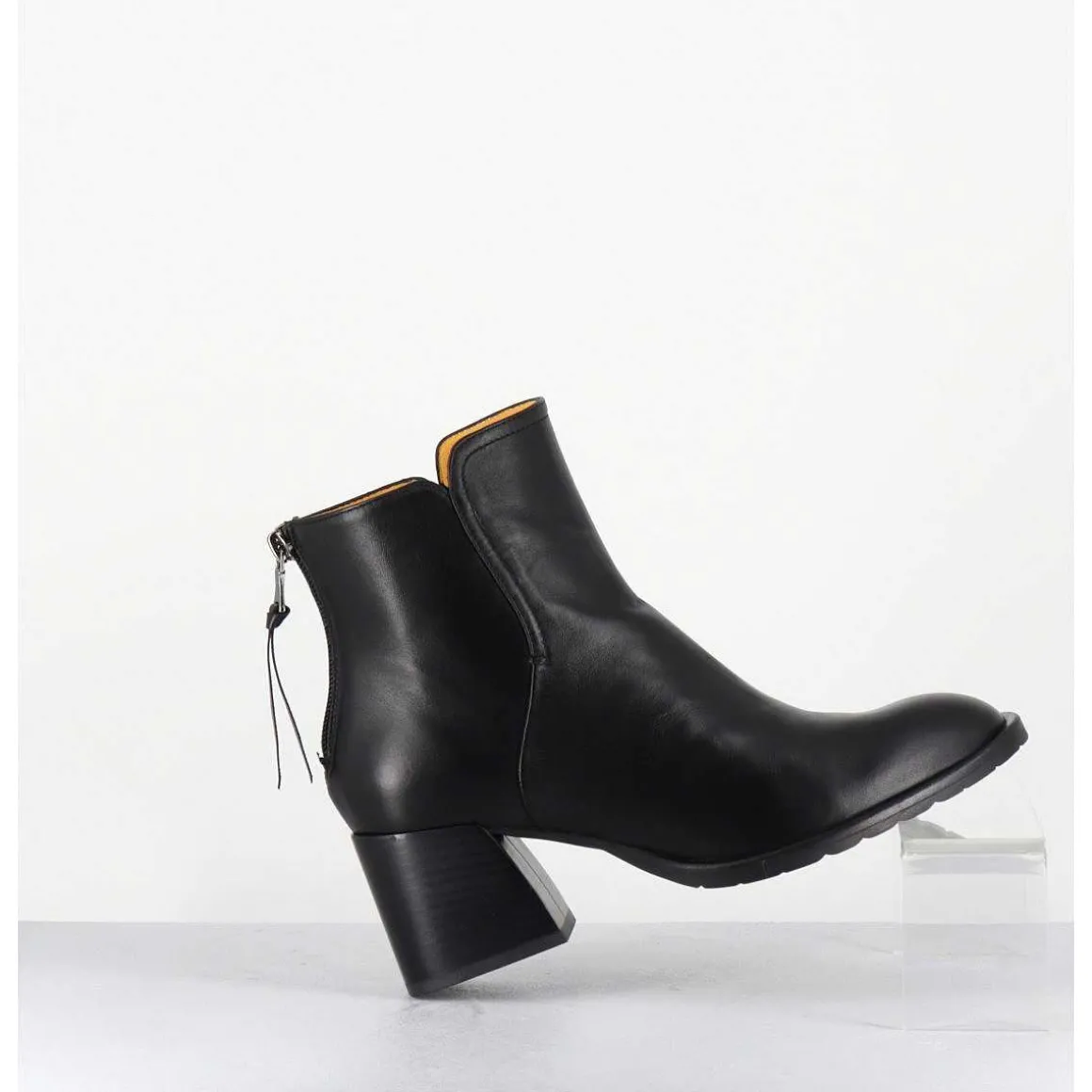 Boots Courtes En Cuir Souple Noir - W230427 Seta Nero