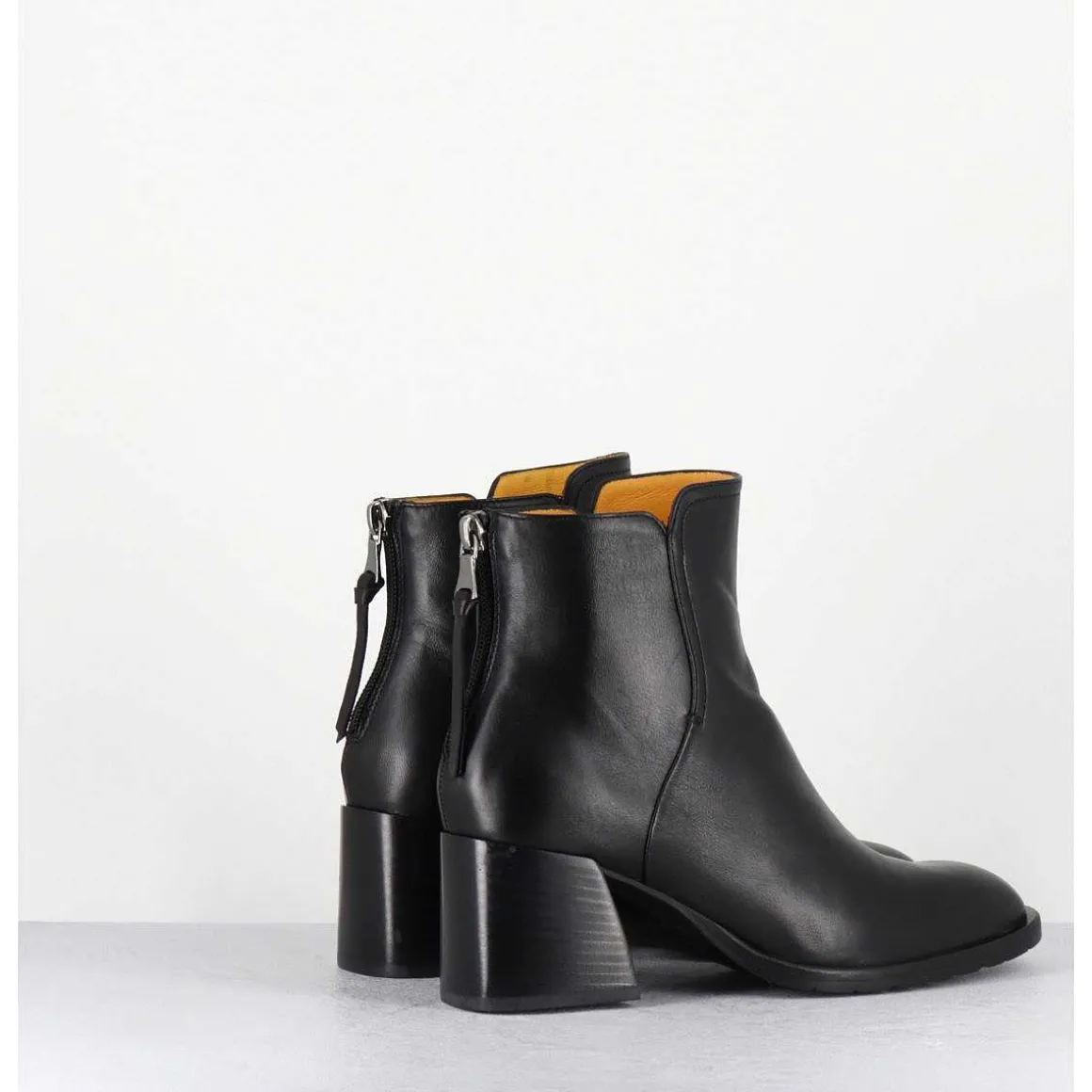 Boots Courtes En Cuir Souple Noir - W230427 Seta Nero