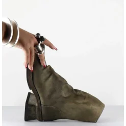 Boots Cuir Gras Kaki Hand Washed - 51759 Peluche Crust