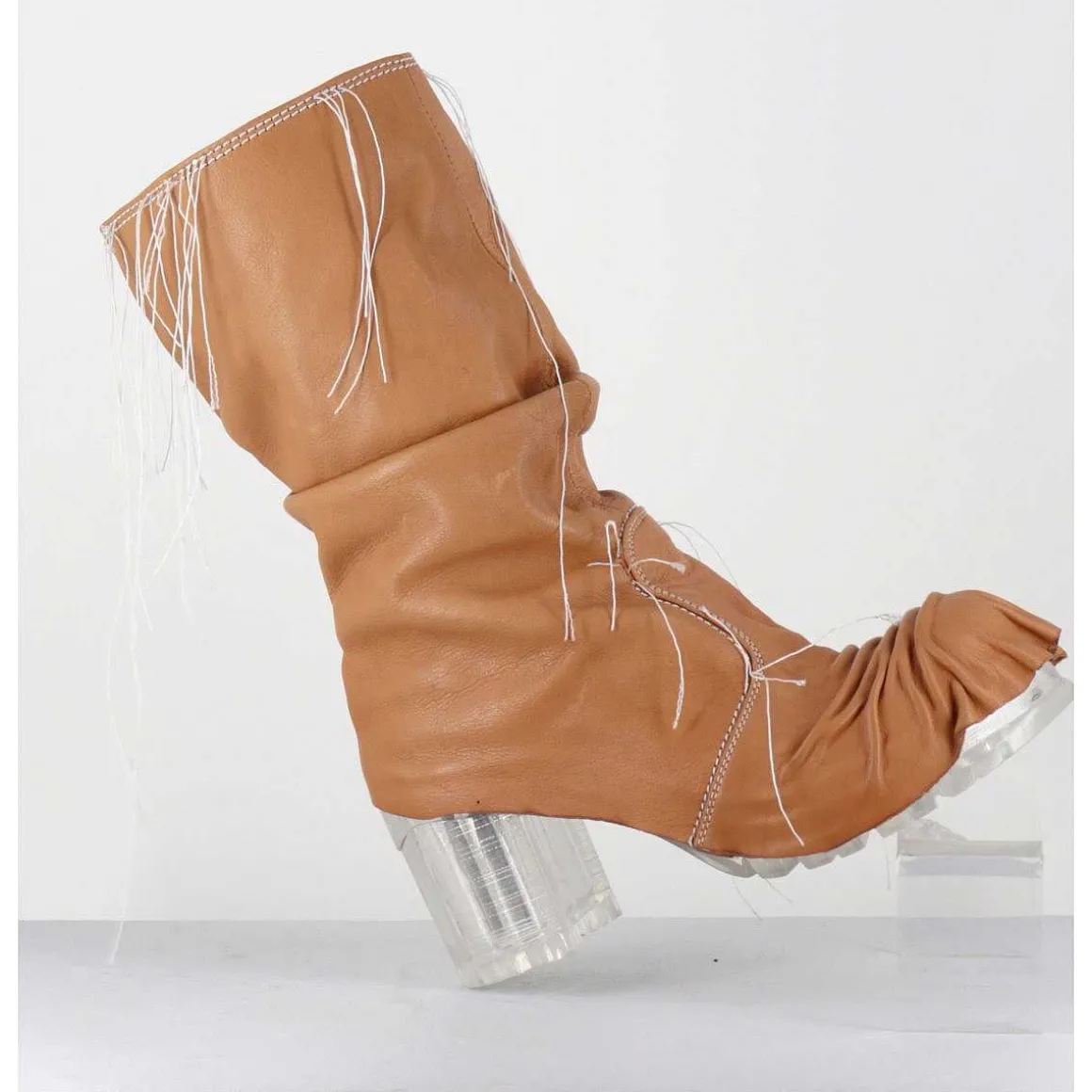 Boots En Cuir Camel Semelle Translucide Et Fils Blancs - Vlad Nappa Camel