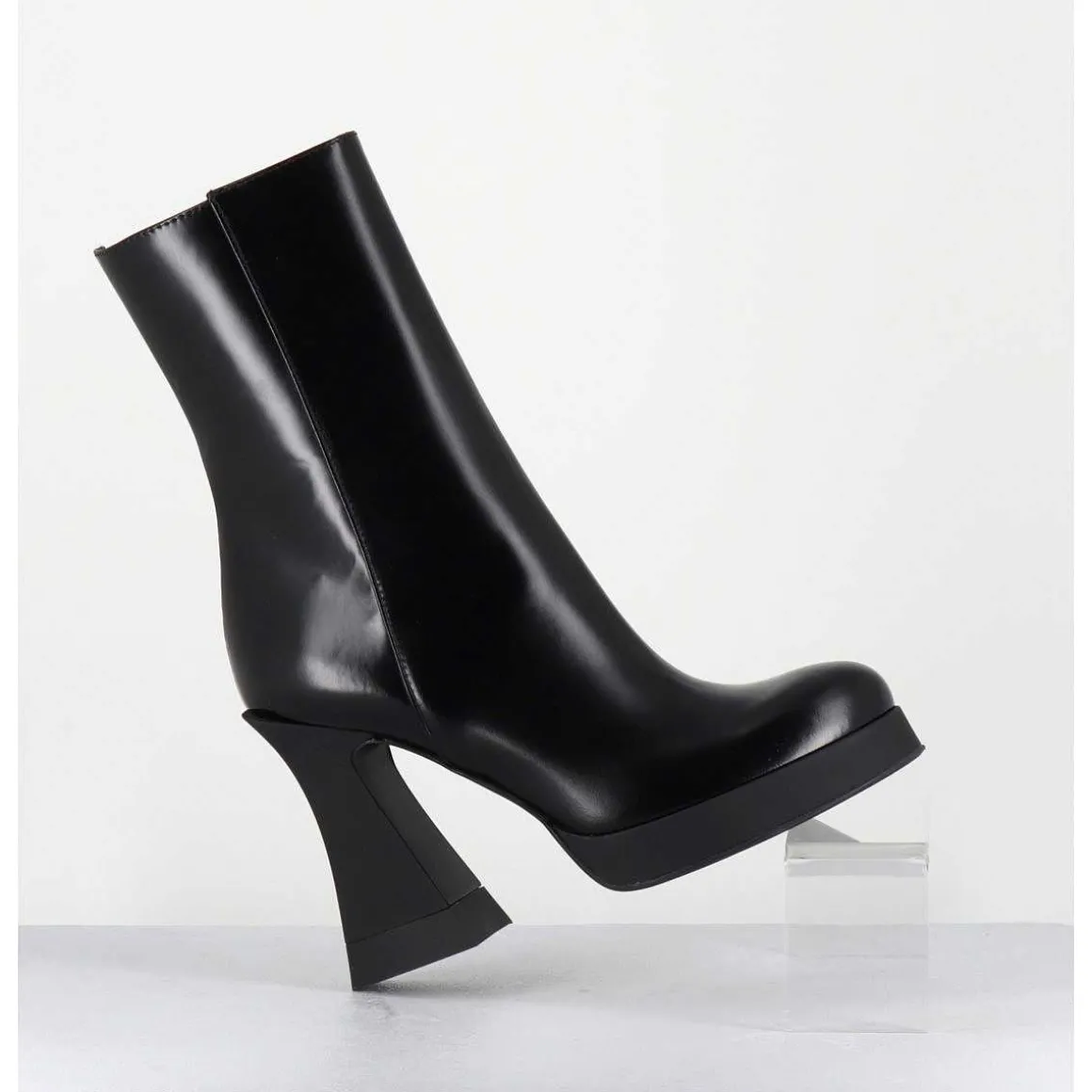 Boots En Cuir Noir A Talon Haut En Gomme - Janis Bootie Nero