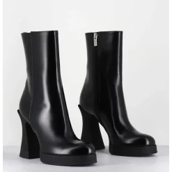 Boots En Cuir Noir A Talon Haut En Gomme - Janis Bootie Nero