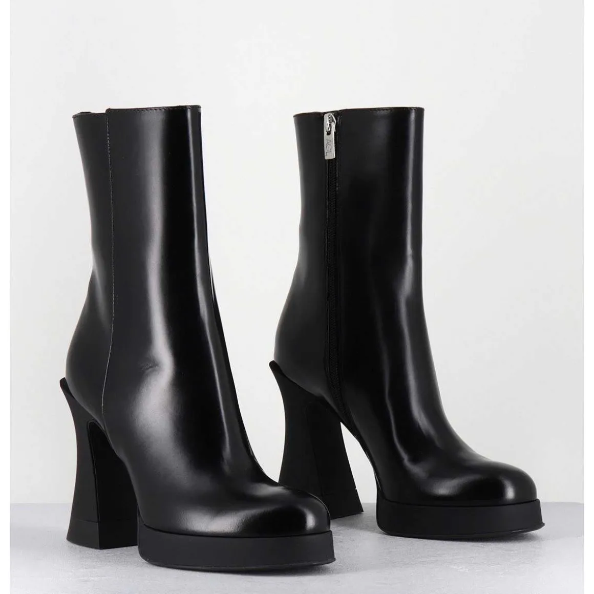 Boots En Cuir Noir A Talon Haut En Gomme - Janis Bootie Nero
