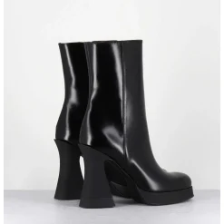 Boots En Cuir Noir A Talon Haut En Gomme - Janis Bootie Nero