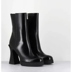 Boots En Cuir Noir A Talon Haut En Gomme - Janis Bootie Nero