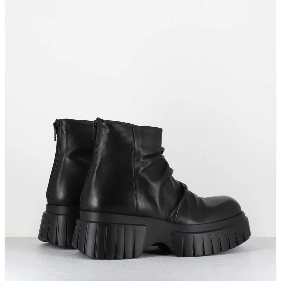 Boots En Cuir Noir Plisse Semelle Epaisse - Gant Glove Nero