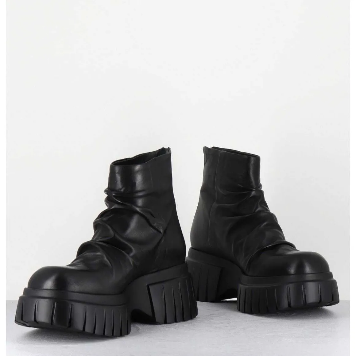 Boots En Cuir Noir Plisse Semelle Epaisse - Gant Glove Nero