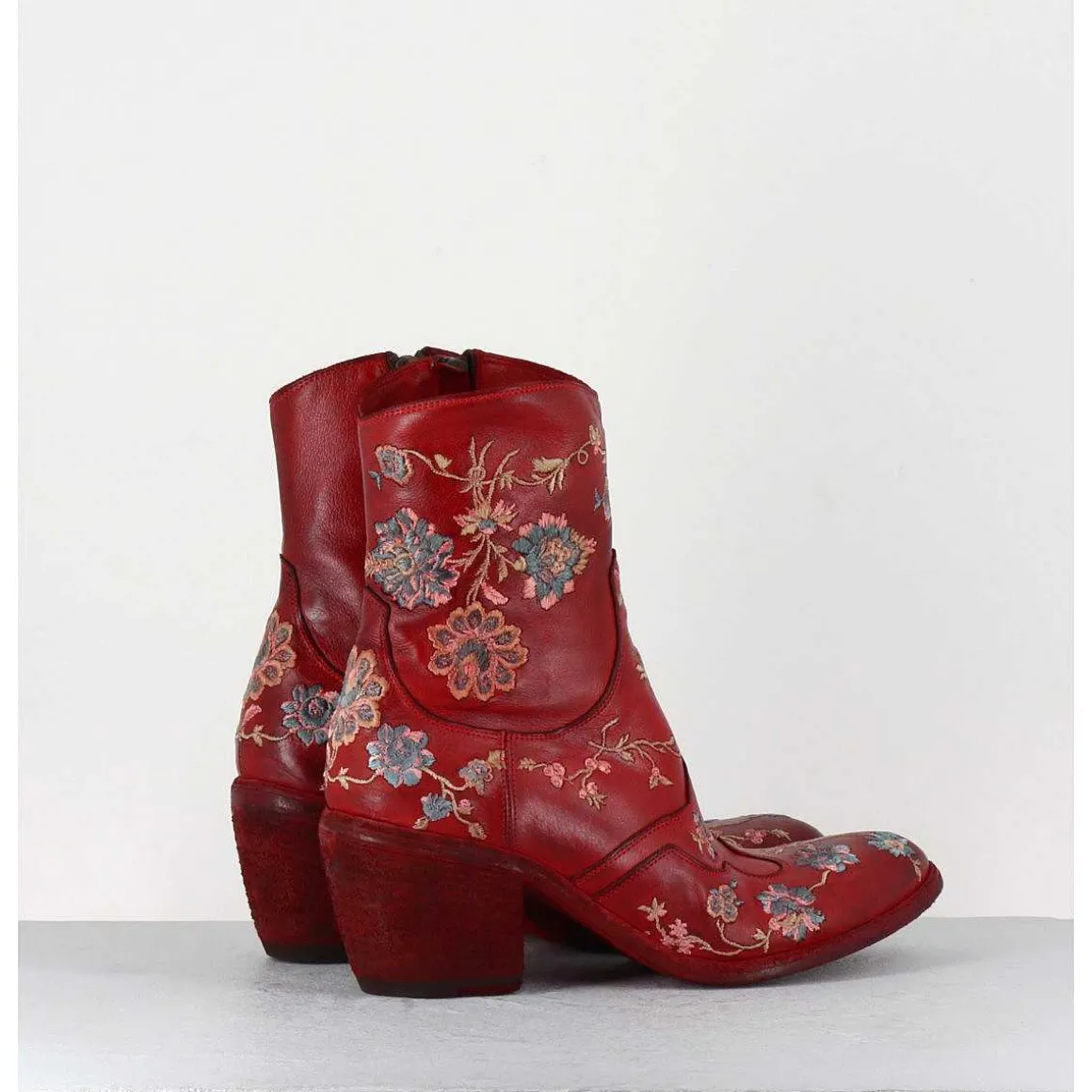 Boots En Cuir Rouge Broderies Fleurs - 3207 Ignis Rosso
